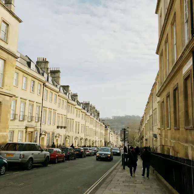 Bath의 매력을 만끽하세요