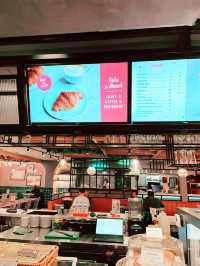 Jamie Oliver: A Culinary Haven for Travelers Seeking Gourmet Dining and Decadent Desserts