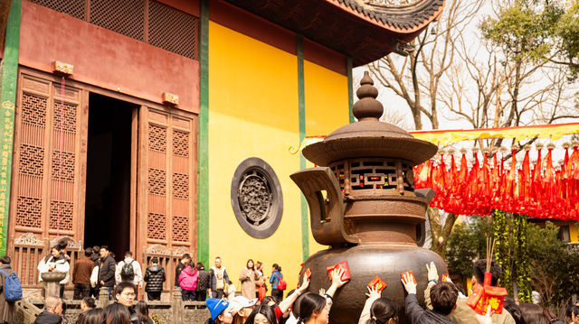 Unforgettable Moments at West Lake (Xi Hu) and Lingyin Temple