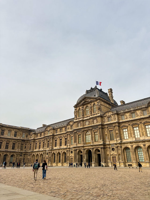Ones in Paris 