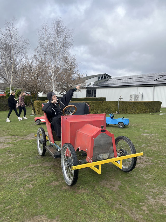 【跳傘沒跳成，卻穿越時光來趟老車博物館之旅！Wanaka意外驚喜大發現】