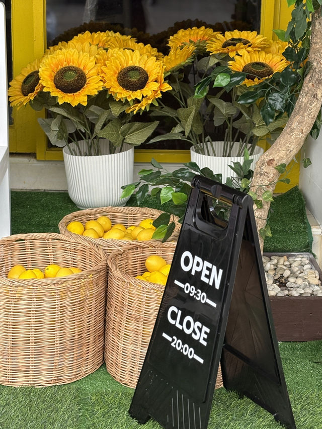 Time cafe & restaurant - ทุ่งสง นครศรีธรรมราช