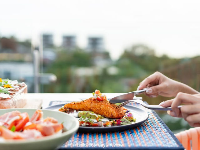 Dawn til Dusk Restaurant ห้องอาหารวิวทะเลภูเก็ต