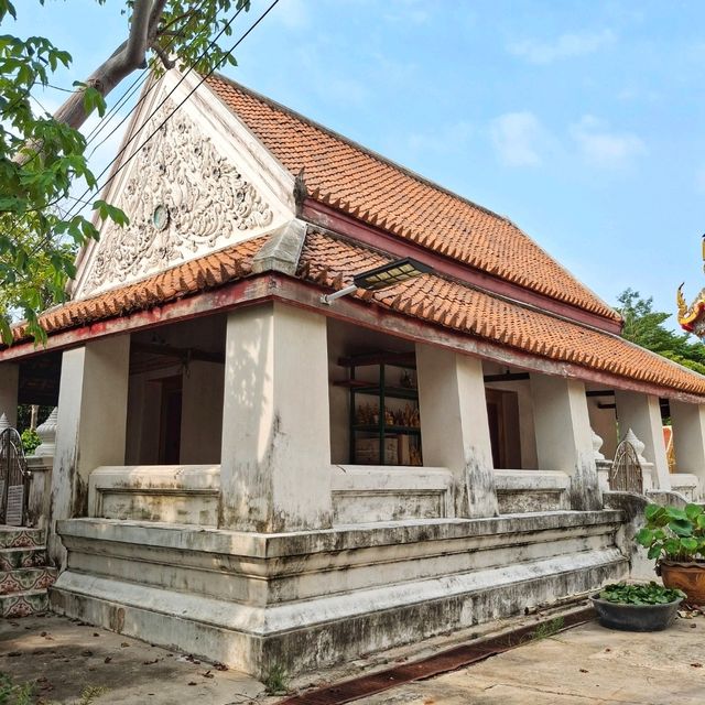 ไหว้พระแล้วชมอุโบสถสมัยอยุธยาตอนปลาย