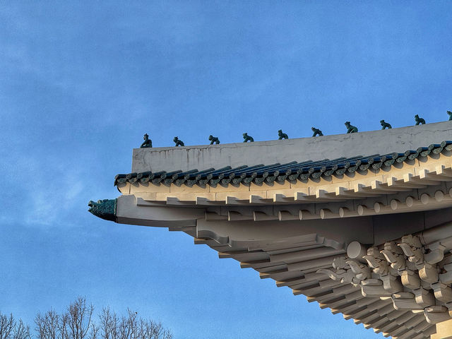 Blue Tiles & Big History: Exploring the Blue House in Seoul