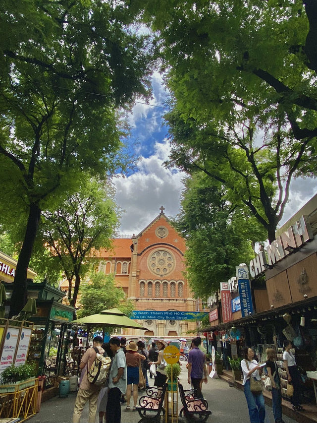 Timeless & Vibrant City of Saigon