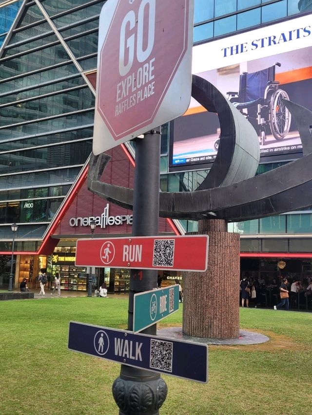 Art lovers, Go explore Raffles Place