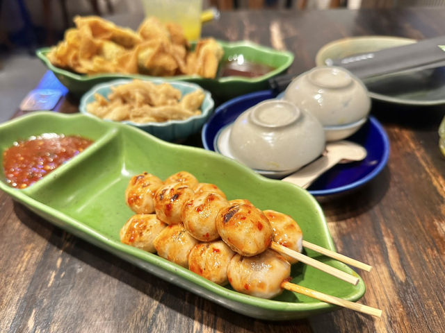 🛶 ก๋วยเตี๋ยวเรือง “ทองสมิทธ์” 