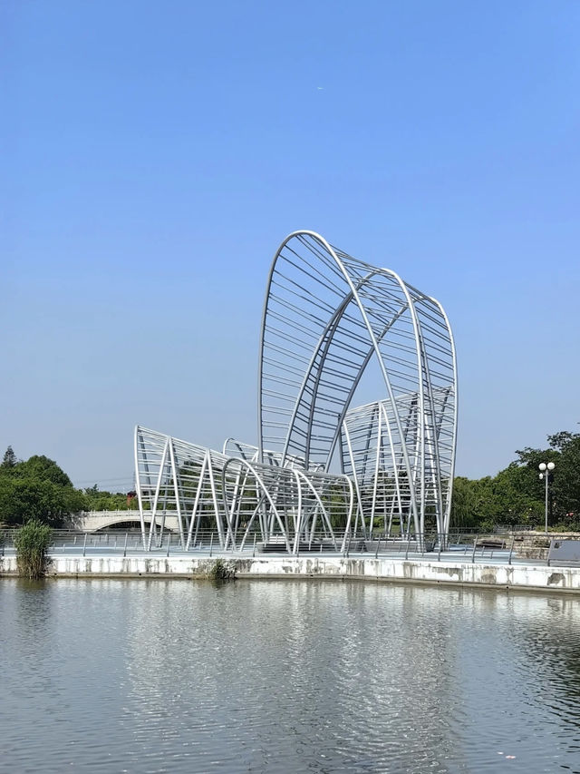 A Cherry-Filled Escape on a Budget – Gucun Park, Shanghai