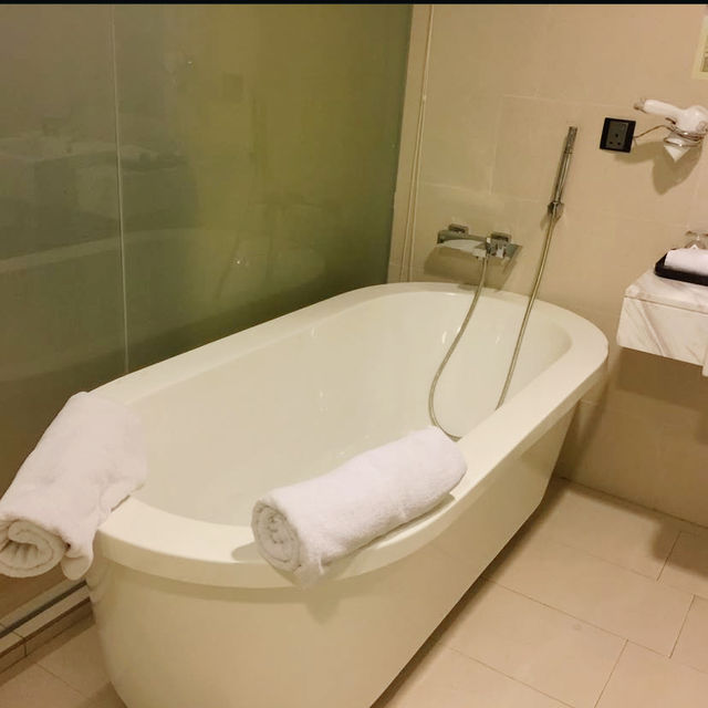 Contemporary Comfort with a Scenic Touch