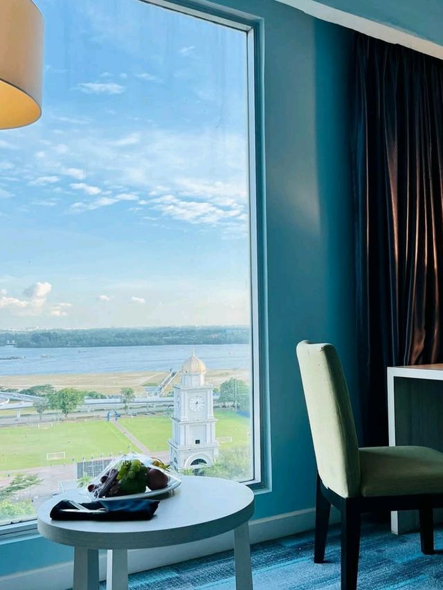 🌟 Stay by the Straits! Thistle Johor Bahru 🇲🇾