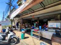 ร้านก๋วยเตี๋ยวเก่าแก่แปดริ้ว เปิดมาแล้วกว่า 60 ปี
