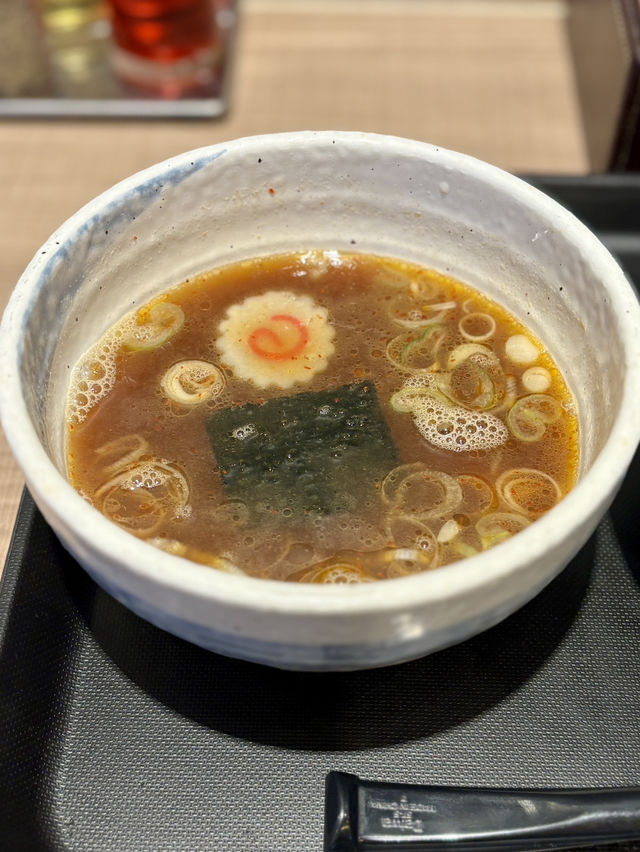 【東京・羽田空港】旅の始まりに味わう、昭和の名残と安心感「羽田大勝軒」
