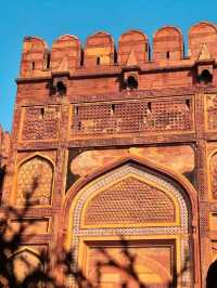  Agra Fort – The Silent Guardian of the Mughal Era 