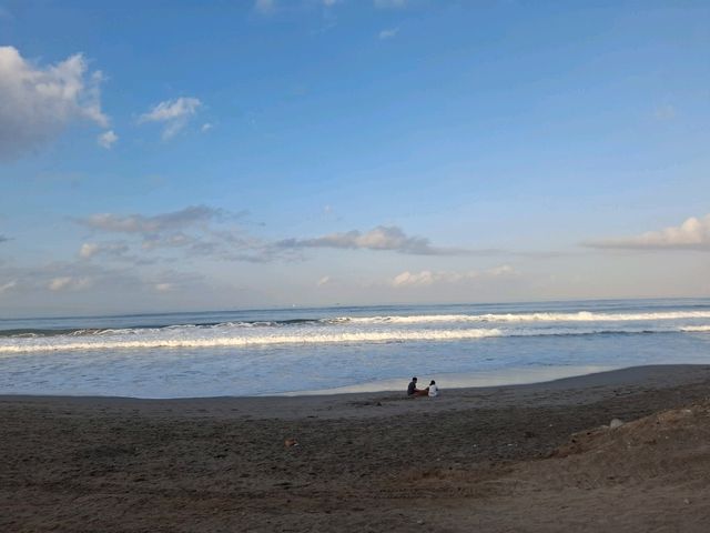 【水明漾海灘 Seminyak Beach！峇里島最Chill的海岸線就在這！