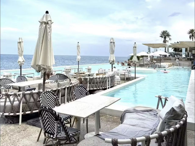 Sundance Dayclub Huahin โรงแรมริมทะเลสุดโรแมนติค