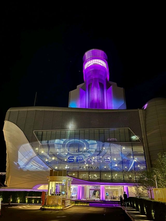 รีวิวโรงแรมGrande Centre Point Space Pattaya