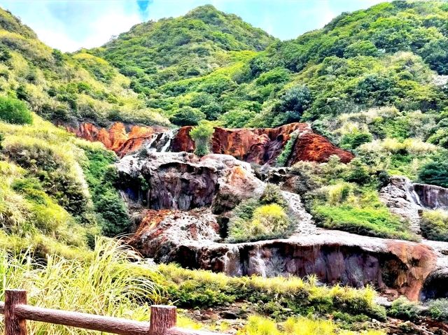 A Glimpse of Gold: Taiwan’s Golden Waterfalls