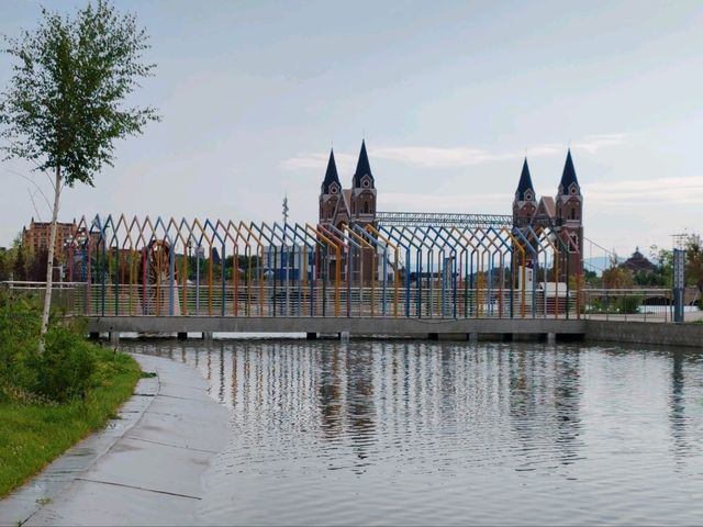 Small Park by Nightlight Town Hotel: A City Oasis by the Internet-Famous Bridge