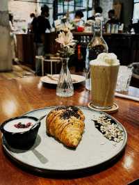 Light Capture Café by H.O.N
