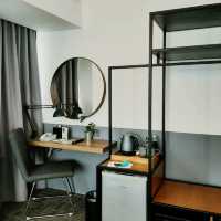 Zestful Comfort and Boutique Ease