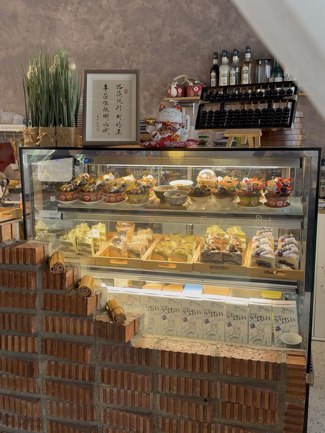 Maotai Tiramisu & Stepping into Old-World China at Xuan Café