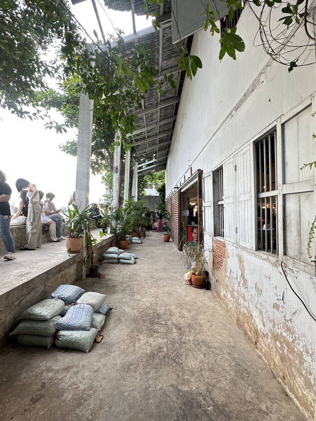 ชวนเที่ยวตรอกโรงไม้ ซอยสุดอาร์ตบนถนนทรงวาด
