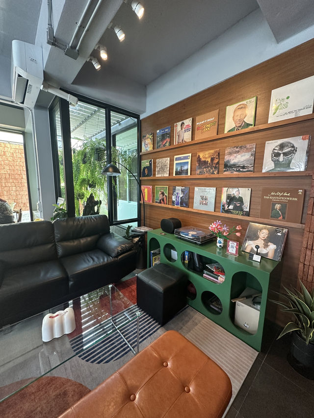 Pio Coffee ร้านกาแฟที่ซ่อนตัวอยู่ในซอยนาจอมเทียน 1