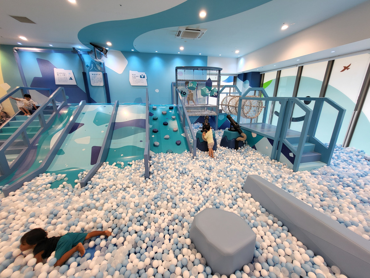 Oasis for Family Fun at the Shopping Mall: CHIKYUU NO NIWA at