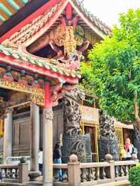 🌻วัดหลงซาน (Longshan Temple)