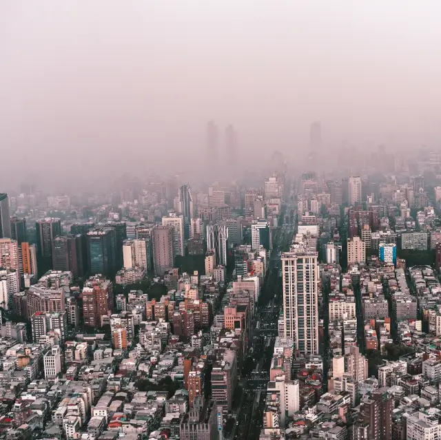 台北 101：時尚地標，直達天際