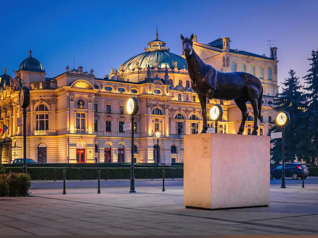 【宮殿のような劇場で芸術に浸る】スウォヴァツキ劇場🎭🏰