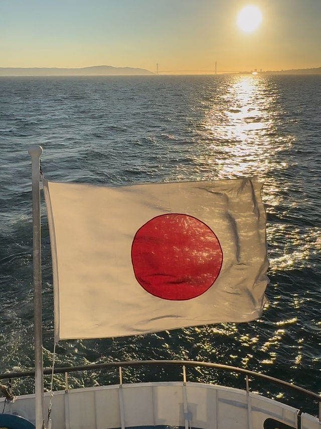 	「神戶港浪漫一日：搭郵輪追夕陽，漫步港灣的完美旅程」