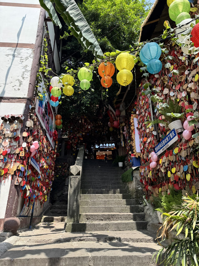 Ciqikou Ancient Town: Chongqing’s Vibe-Filled Must-Visit 🎎🌶️