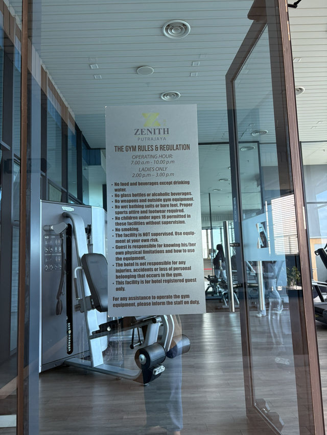 Poolside Moments🏊‍♂️