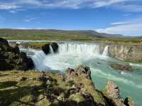 🇮🇸冰島北部必訪奇景｜秋日眾神瀑布Goðafoss打卡攻略🍃❄️