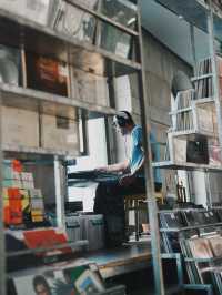 瑞士旅行 在黑膠與咖啡之間,遇見日內瓦的慢節奏