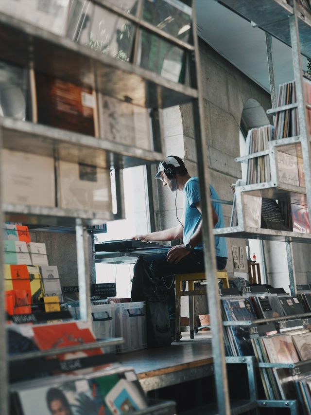 瑞士旅行 在黑膠與咖啡之間,遇見日內瓦的慢節奏 瑞士旅行 在黑膠與咖啡之間,遇見日內瓦的慢節奏