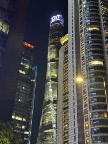 Cloudy City Magic⛅