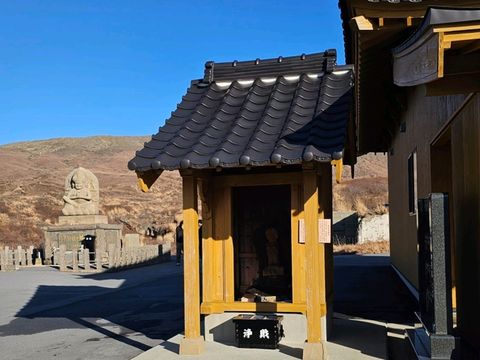 阿蘇火山上的靜謐佛國〔阿蘇山本堂西嚴殿〕 阿蘇火山上的靜謐佛國〔阿蘇山本堂西嚴殿〕