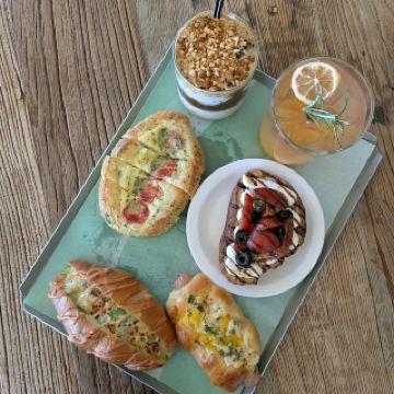 景色優美，氣氛宜人。