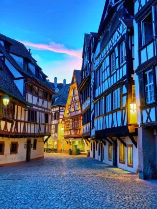 [French-German Blend] Strasbourg: A Fairytale Capital Surrounded by Canals.
