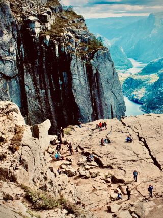Zărnești Gorge, the Sheepfold and the White Blade of Piatra Craiuluieasytravelpost #PiatraCraiului 
