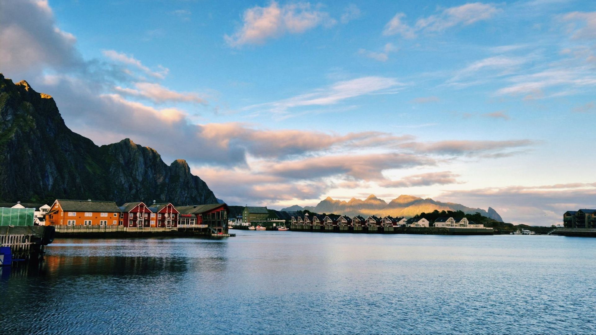 Lofoten Day vs Night: The ultimate scenery glow-up!