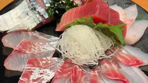 시즈오카현 시즈오카시·시미즈역 앞의 '해산물 이자카야 시미즈항'은 시즈오카 명물 요리를 두루 갖춘 가성비 좋은 이자카야입니다. — traveler post in 누마즈 시