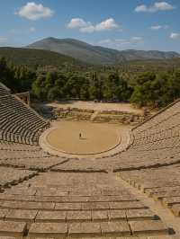 Delphi – The Center of the Ancient World 🏛️⛰️