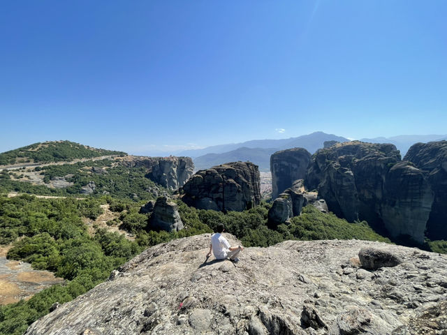 A Magical Day Trip to Meteora: Greece’s Breathtaking Monasteries in the Sky