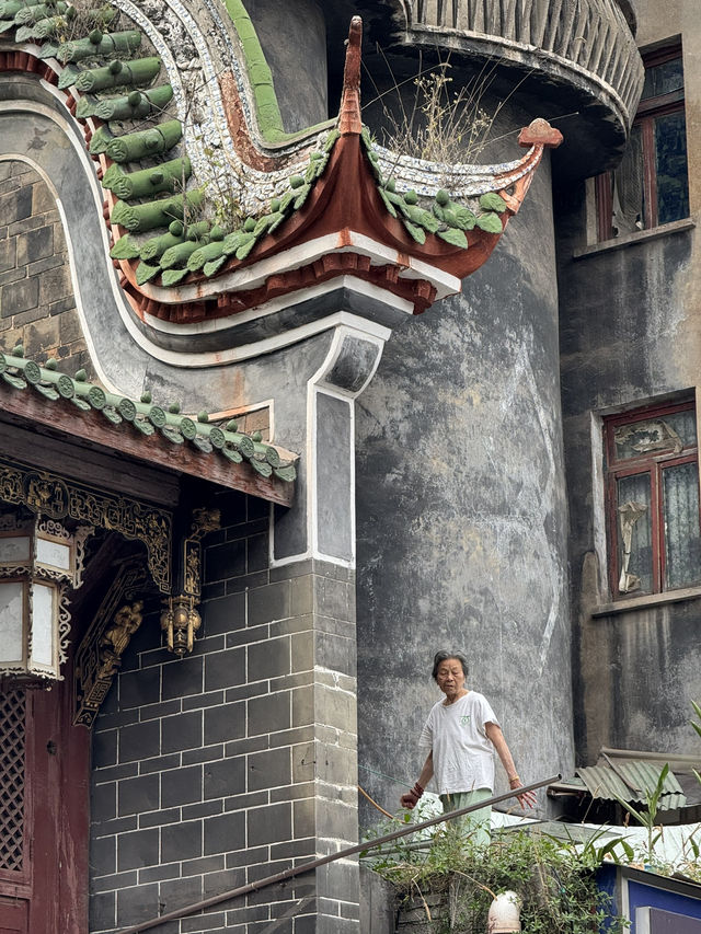 Bamboo, Baijiu & Burnin’ Noodles: 4 Flavor-Packed Days in Yibin 🌶️🎍