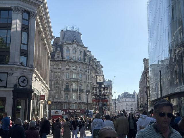 🚶‍♂️From Neon Lights to Riverside Nights: A City Walk Through Central London