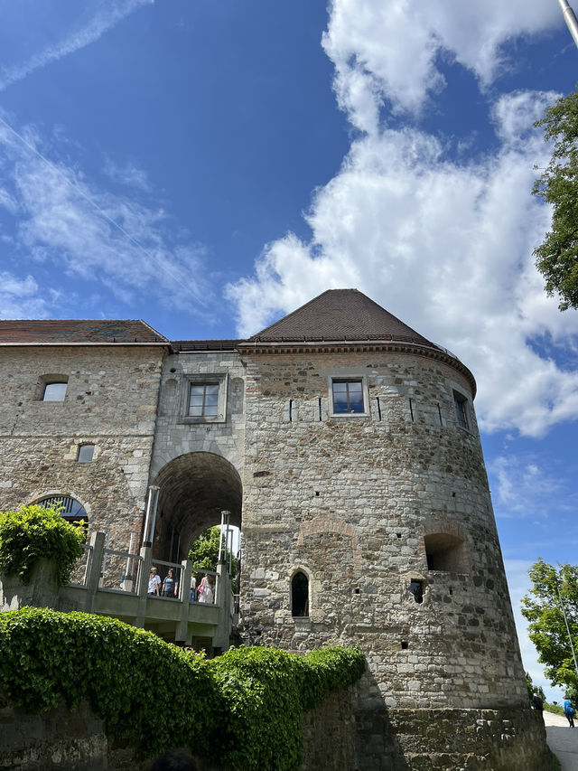 🇸🇮 斯洛維尼亞：盧布爾雅那城堡（Ljubljanski grad）🏰